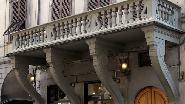 Il balcone rovesciato e la testa dura dei fiorentini.