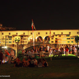 Magico relax ai Canottieri con vista Ponte Vecchio. Magico relax ai Canottieri con vista Ponte Vecchio.