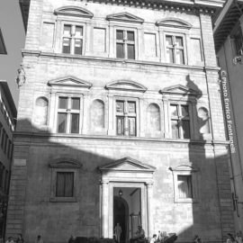 “Per non dormire”: il motto dei Bartolini Salimbeni “Per non dormire”: il motto dei Bartolini Salimbeni
