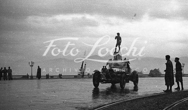 La città in movimento: la vita di Firenze nelle immagini dell’ Archivio Storico Foto Locchi