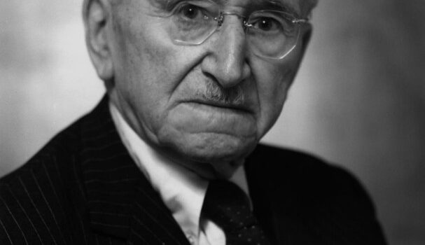 Emergenze: Friedrich Von Hayek